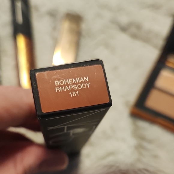 NARS Gold and Brown Lip Balm and Gloss Collection - Picture 3 of 13